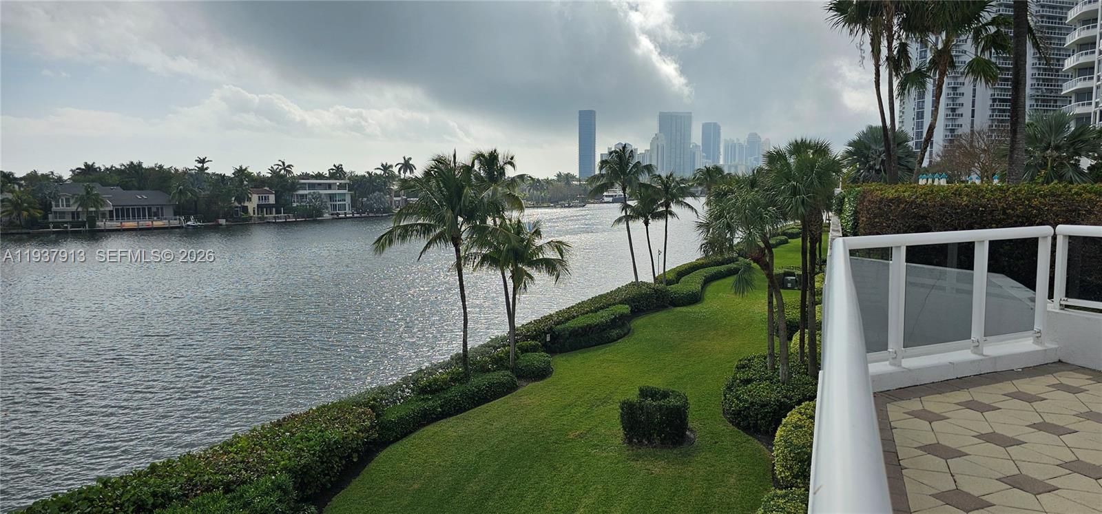 image One Island Place Condo58