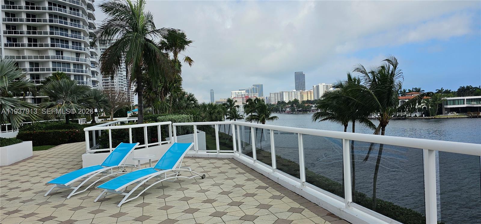 image One Island Place Condo62