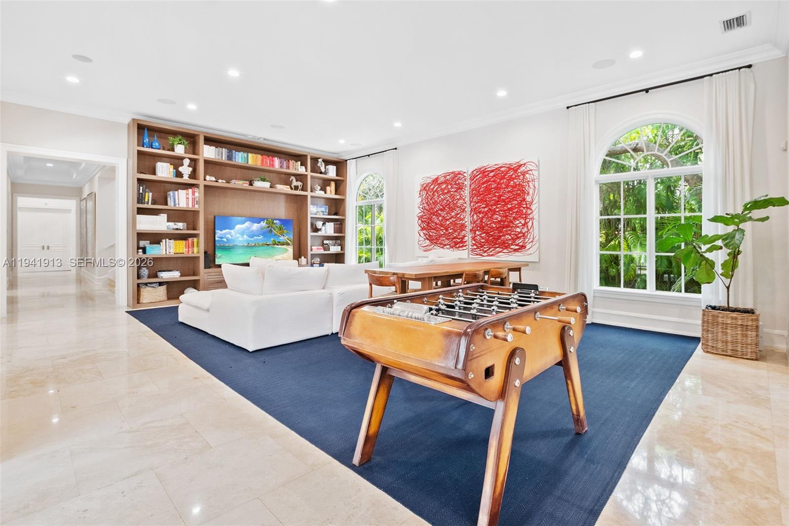 5901 Rolling Rd Dr Pinecrest, FL 33156