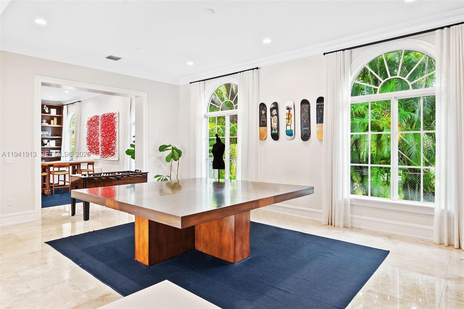 5901 Rolling Rd Dr Pinecrest, FL 33156