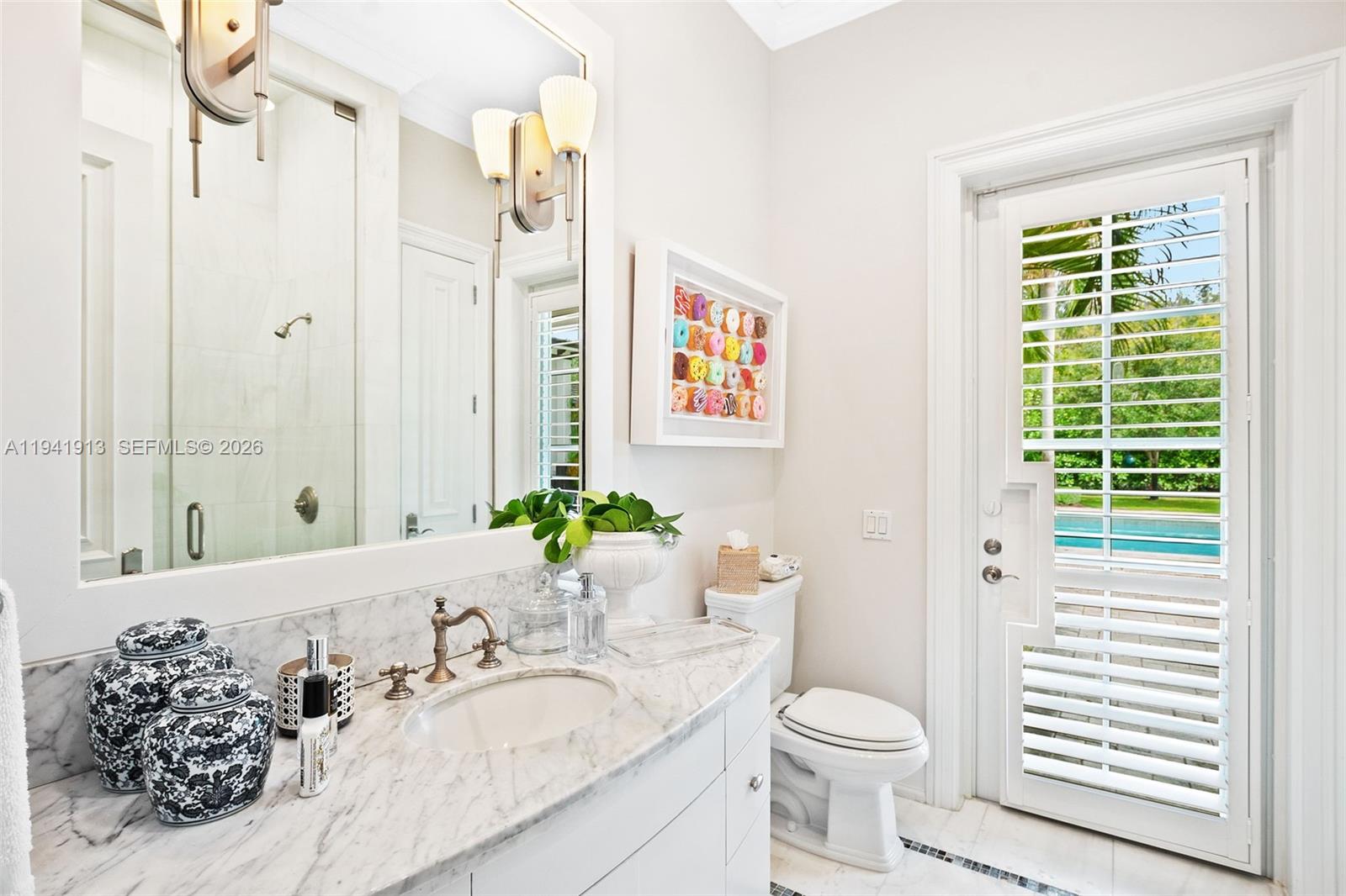 5901 Rolling Rd Dr Pinecrest, FL 33156