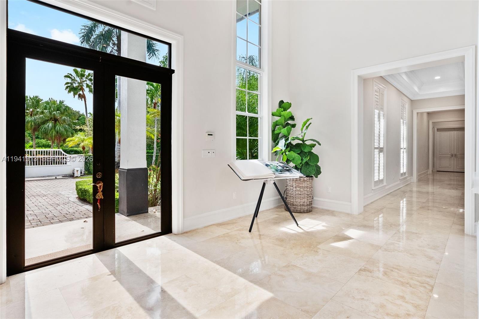 5901 Rolling Rd Dr Pinecrest, FL 33156