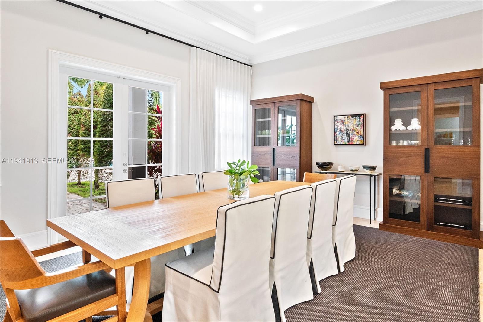 5901 Rolling Rd Dr Pinecrest, FL 33156