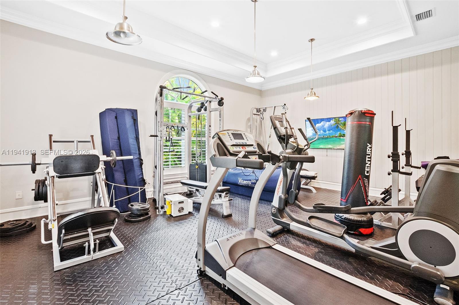 5901 Rolling Rd Dr Pinecrest, FL 33156