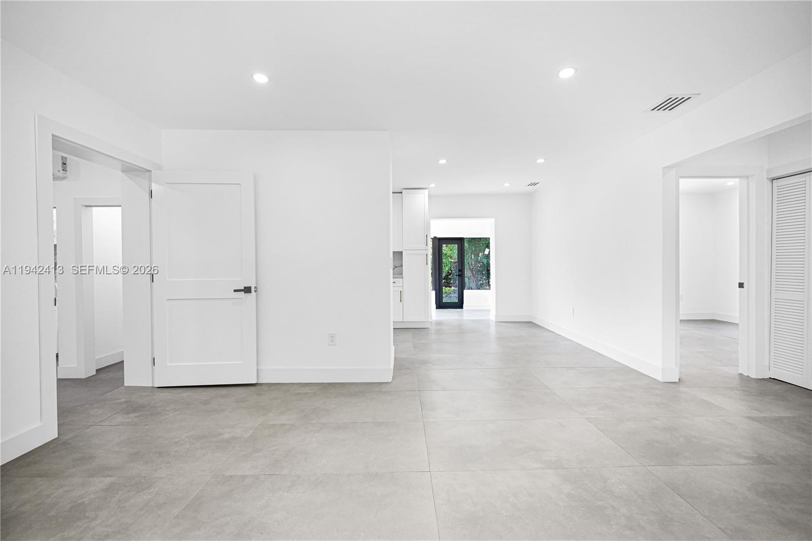 2261 SW 26th St Miami, FL 33133