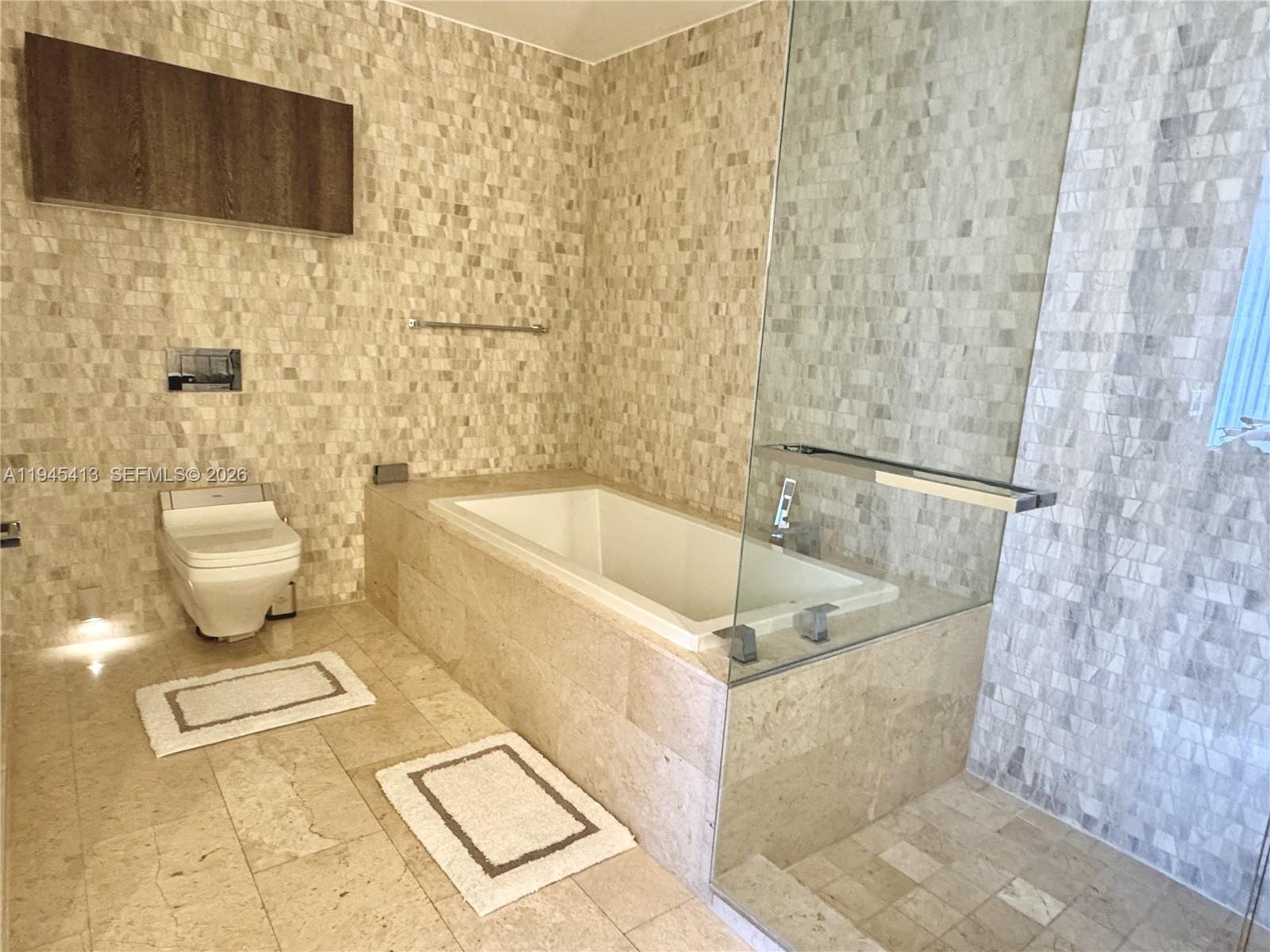 68 SE 6th St #903 Miami, FL 33131