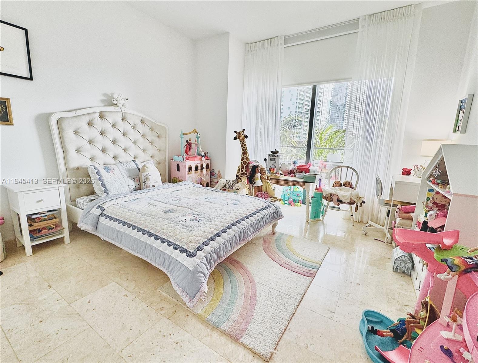 68 SE 6th St #903 Miami, FL 33131