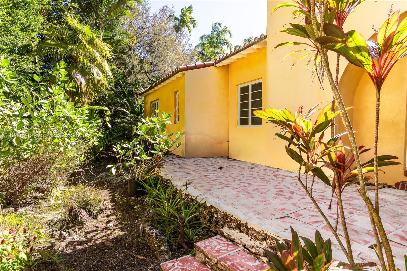 3835 Utopia Ct Miami, FL 33133