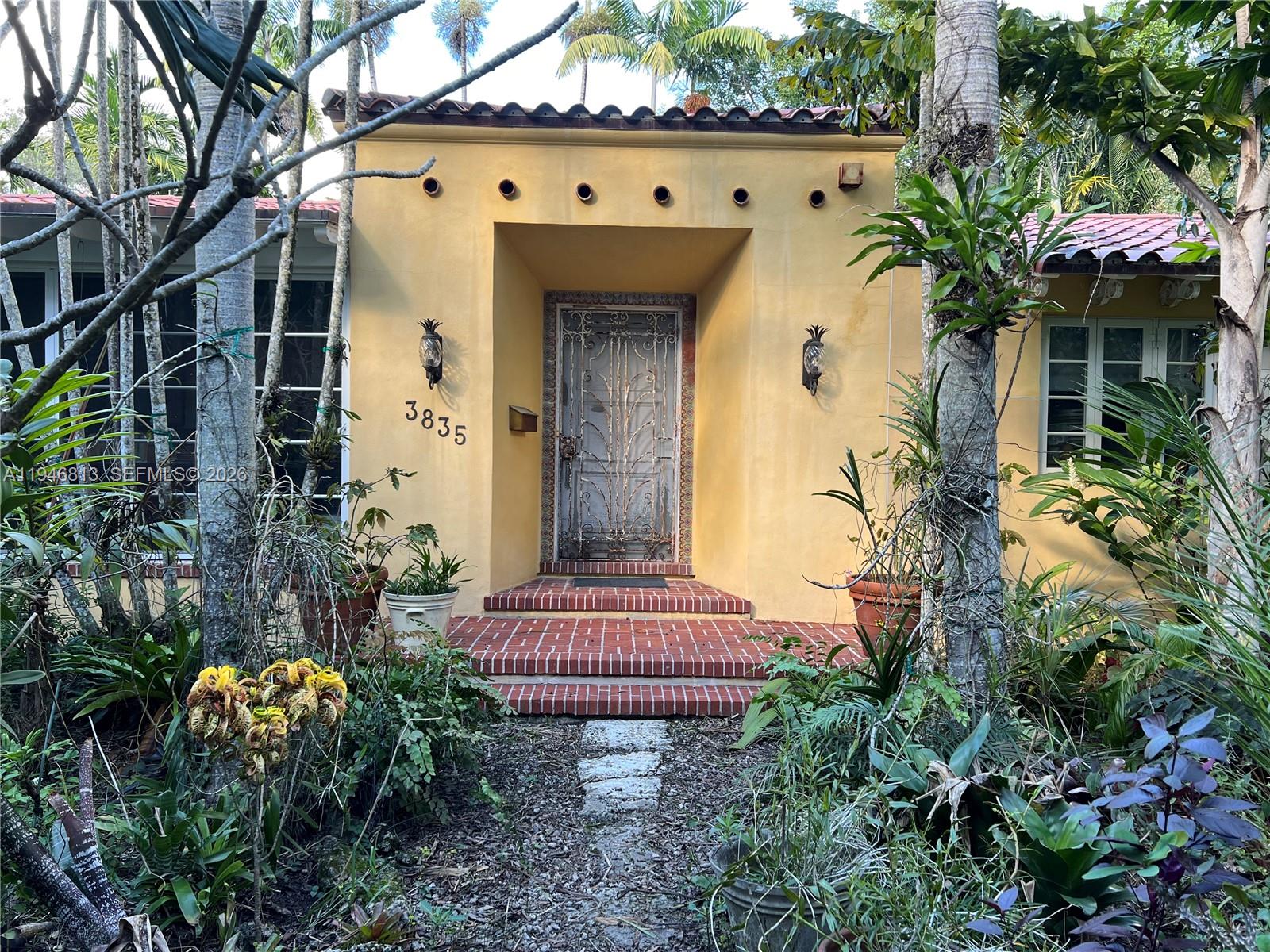 3835 Utopia Ct Miami, FL 33133