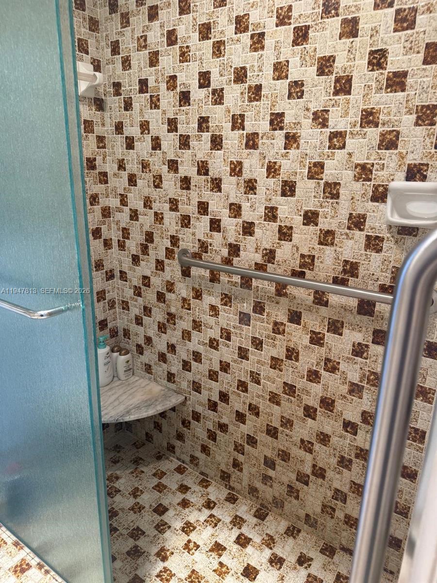 412 Briarwood Cir #2-23 Hollywood, FL 33024