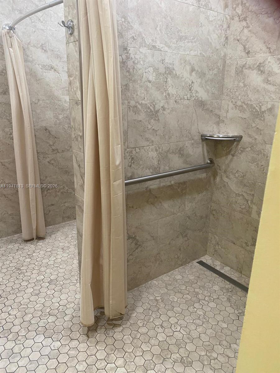 412 Briarwood Cir #2-23 Hollywood, FL 33024