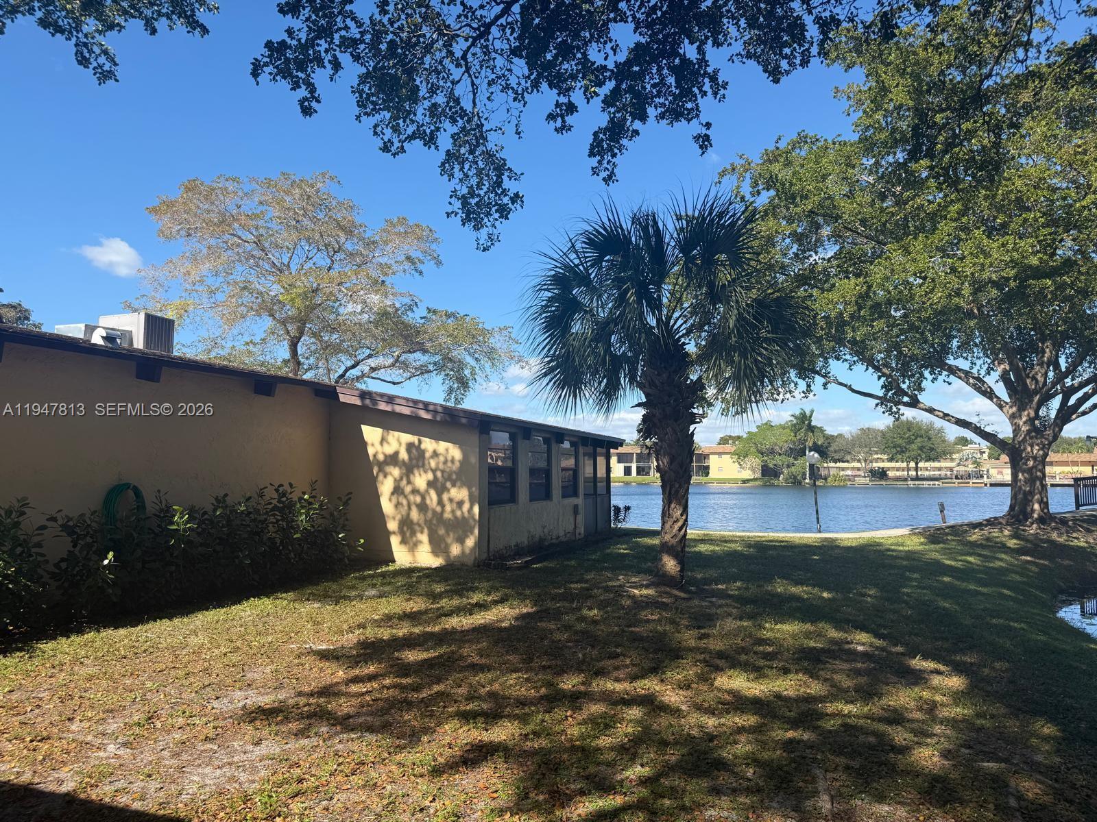 412 Briarwood Cir #2-23 Hollywood, FL 33024