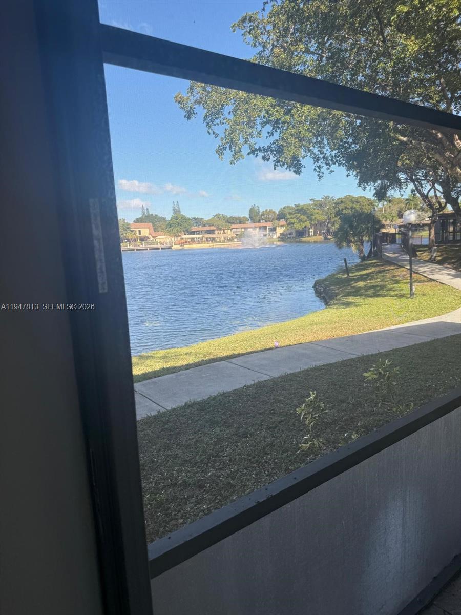 412 Briarwood Cir #2-23 Hollywood, FL 33024