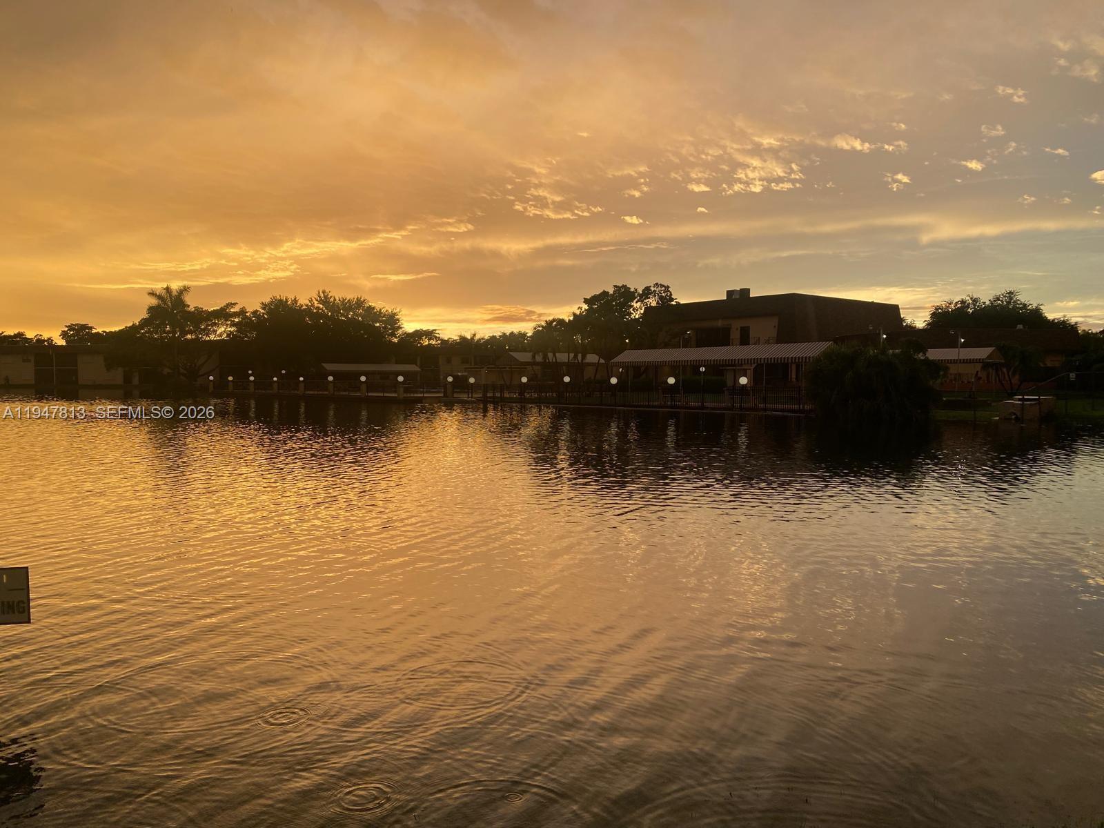 412 Briarwood Cir #2-23 Hollywood, FL 33024