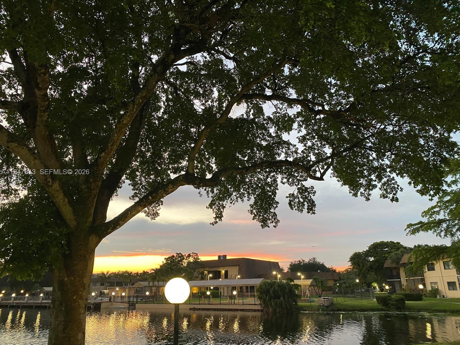 412 Briarwood Cir #2-23 Hollywood, FL 33024