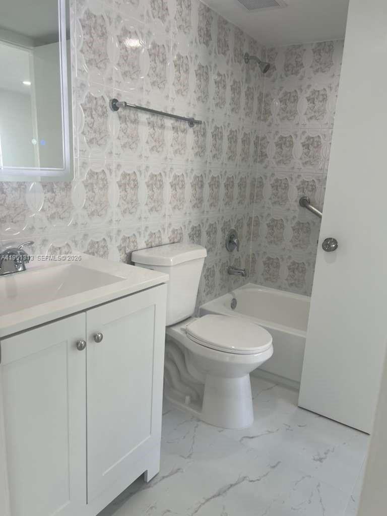 309 S Royal Poinciana Blvd #304 Miami Springs, FL 33166