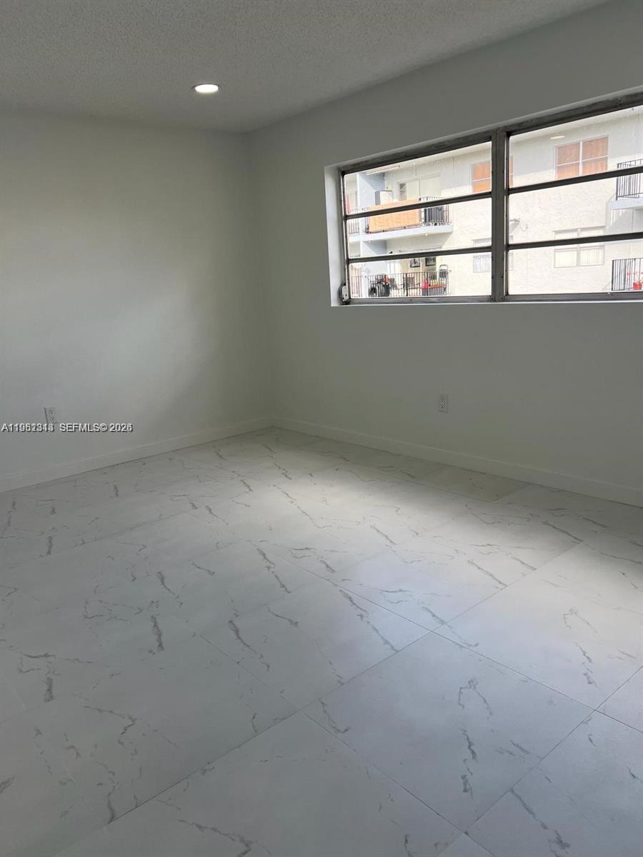 309 S Royal Poinciana Blvd #304 Miami Springs, FL 33166