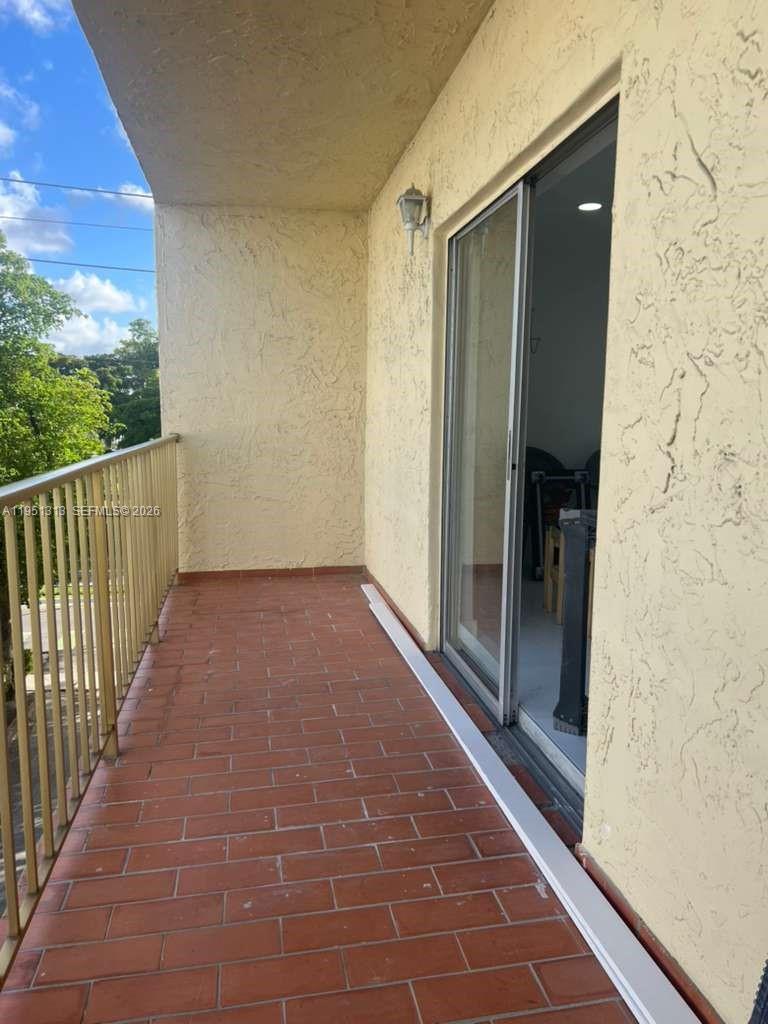 309 S Royal Poinciana Blvd #304 Miami Springs, FL 33166