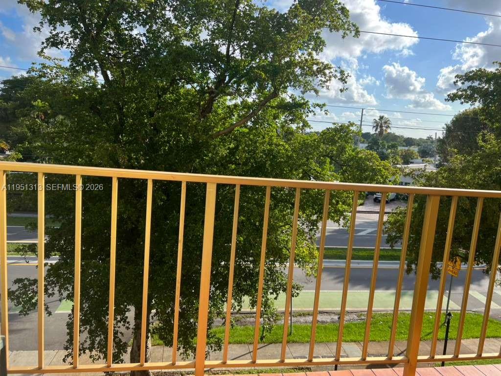 309 S Royal Poinciana Blvd #304 Miami Springs, FL 33166