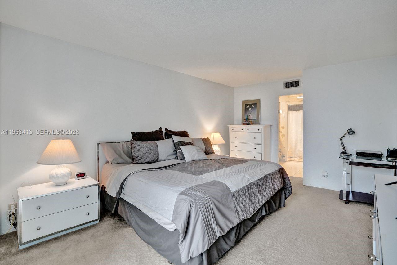 image Arlen House East12