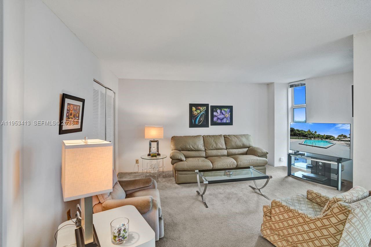 image Arlen House East15