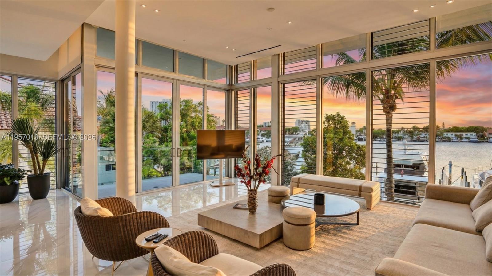 3750 Yacht Clb Dr #TH1