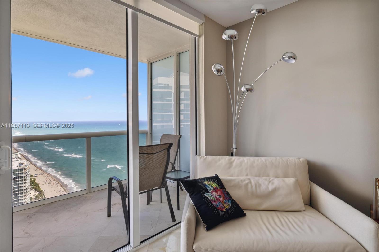 image Beach Club 210