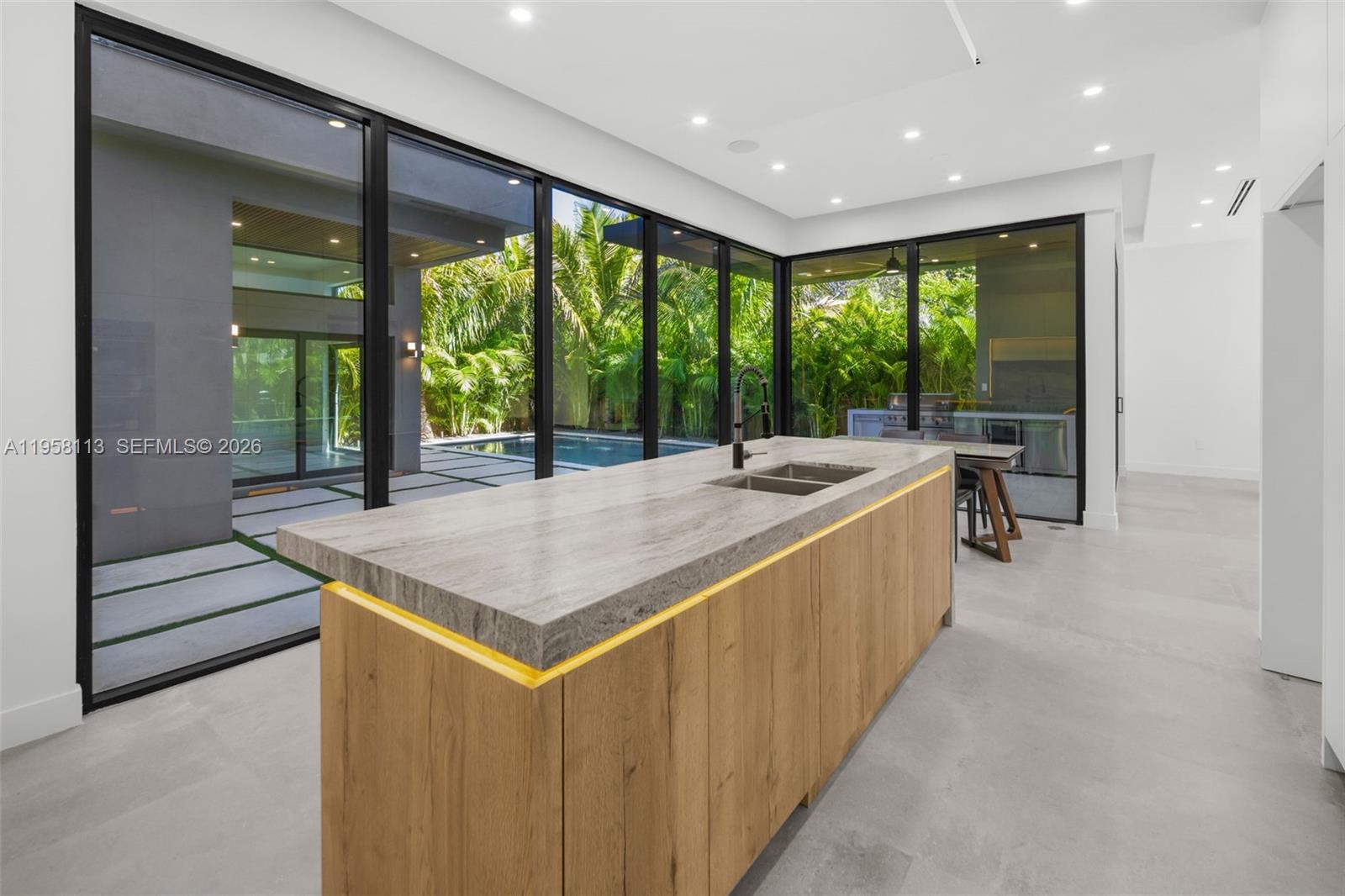 441 NW 44th St Miami, FL 33127