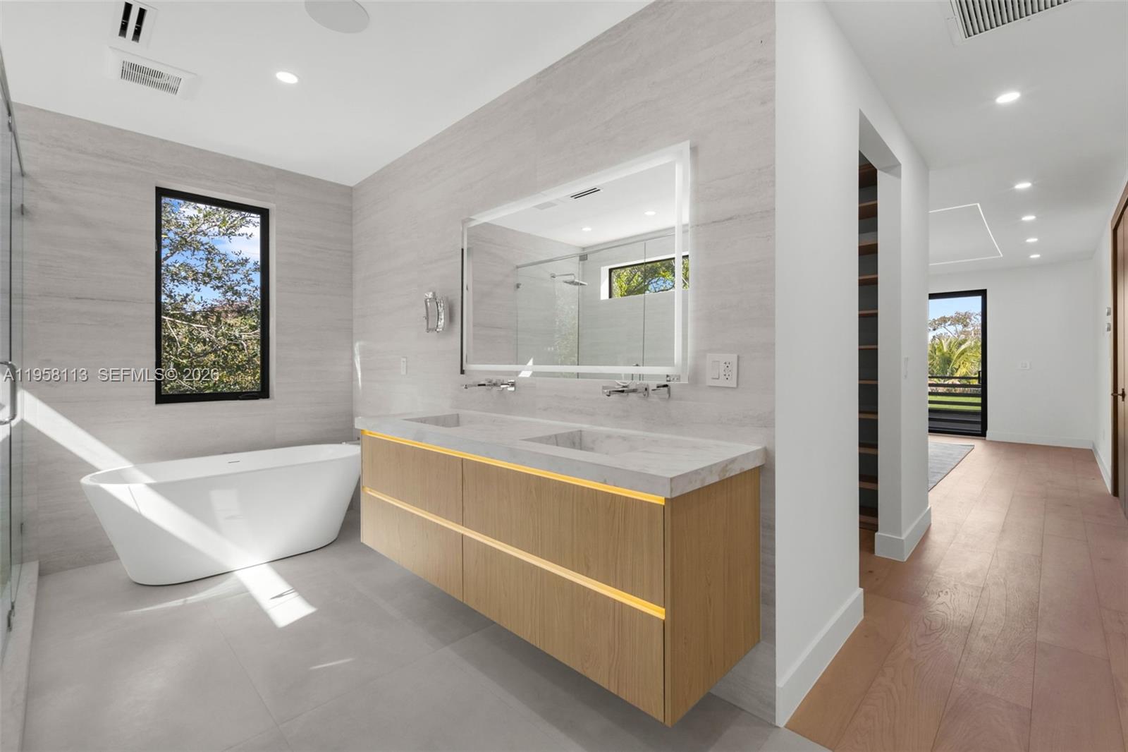 441 NW 44th St Miami, FL 33127