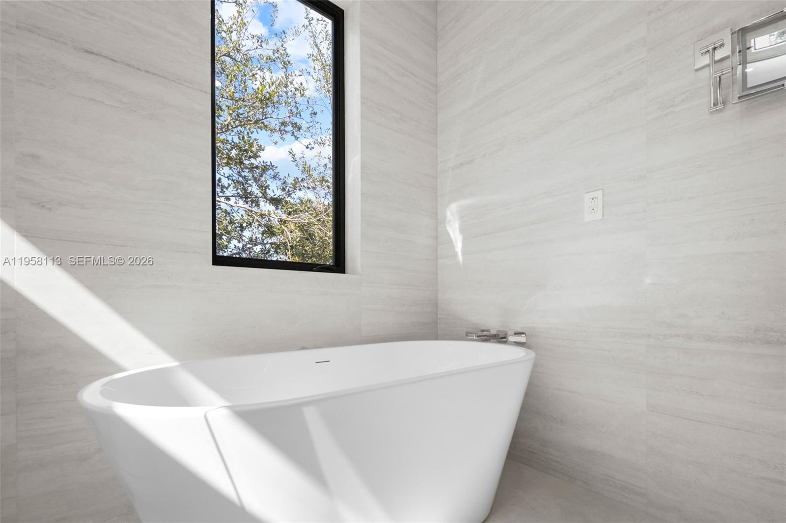 441 NW 44th St Miami, FL 33127