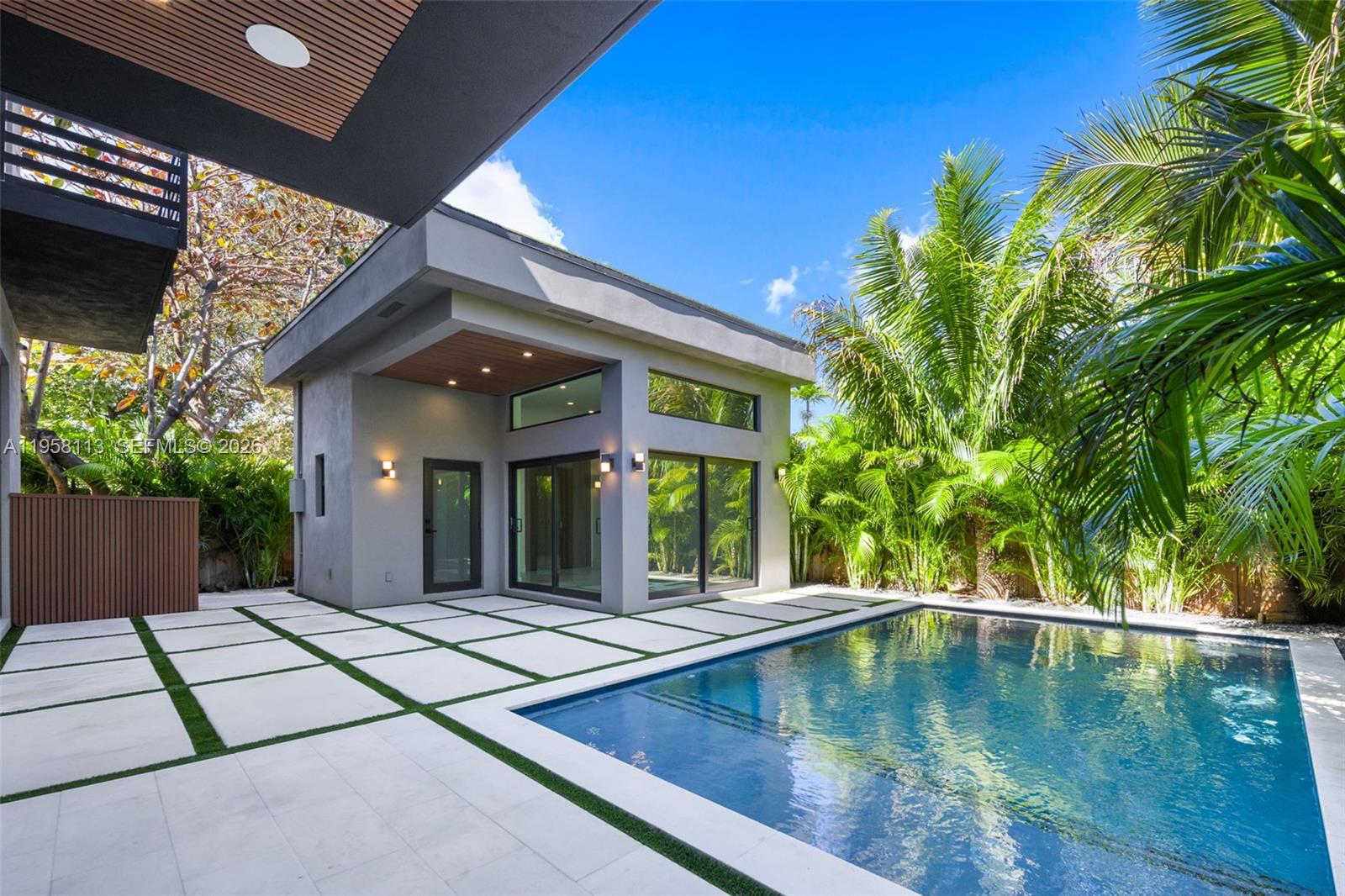 441 NW 44th St Miami, FL 33127