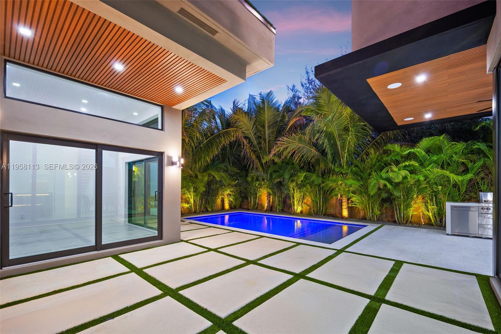 441 NW 44th St Miami, FL 33127