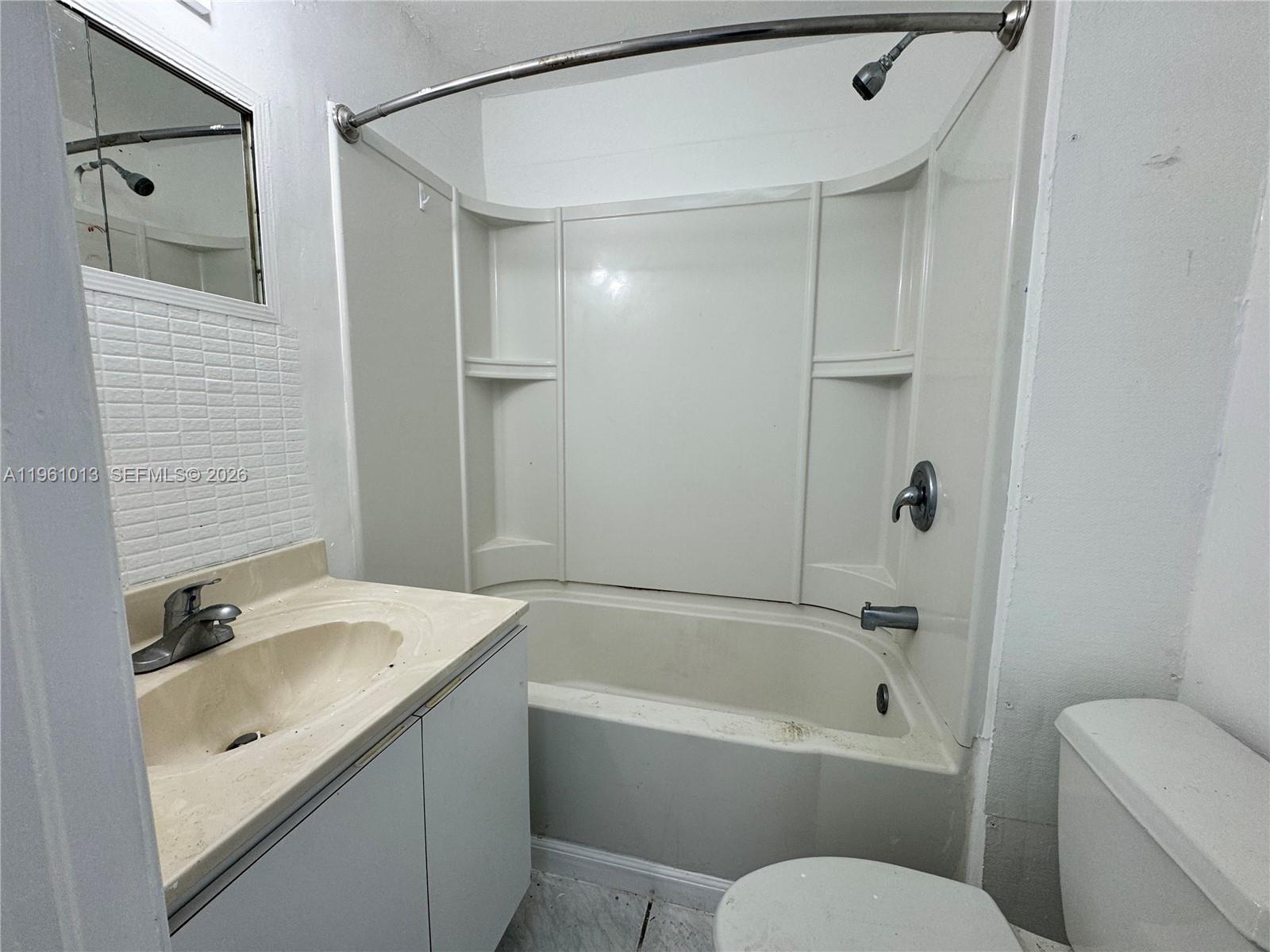 2633 SW 34th Ave Miami, FL 33133