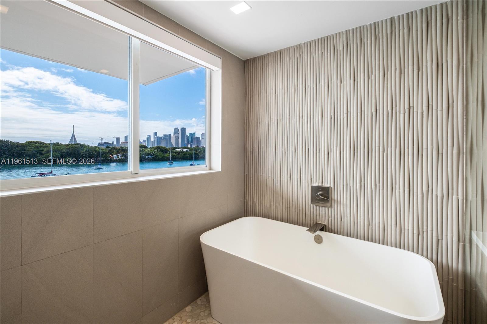 1000 Venetian Way #403 Miami Beach, FL 33139