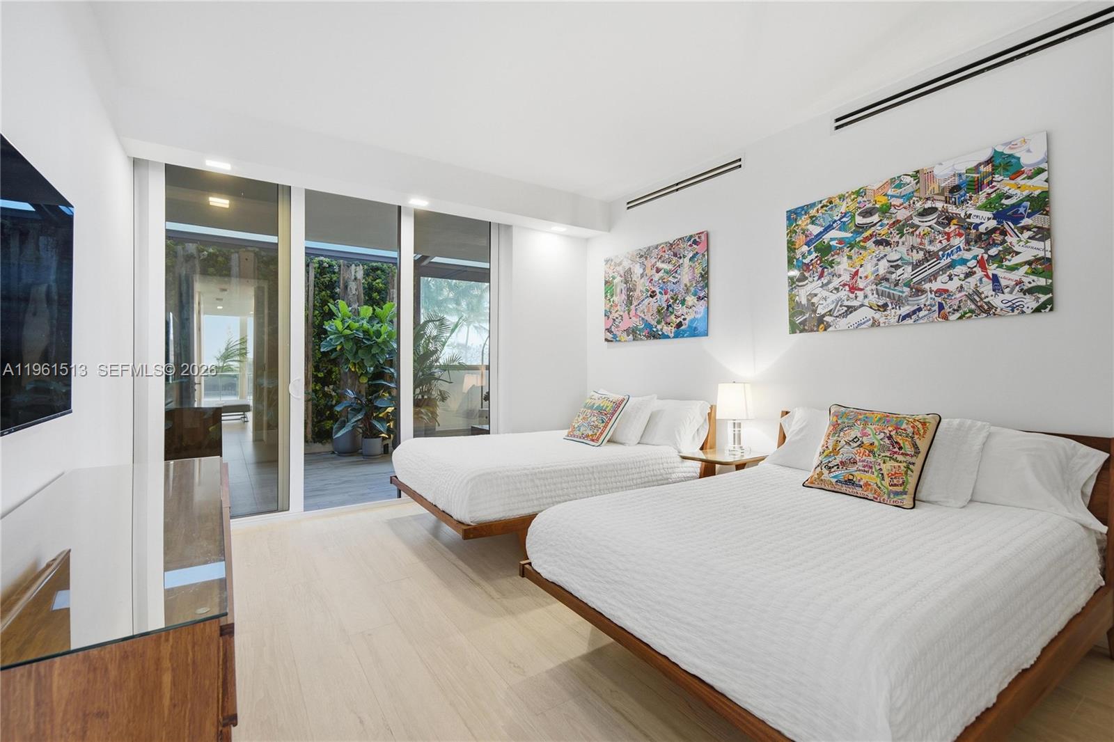 1000 Venetian Way #403 Miami Beach, FL 33139