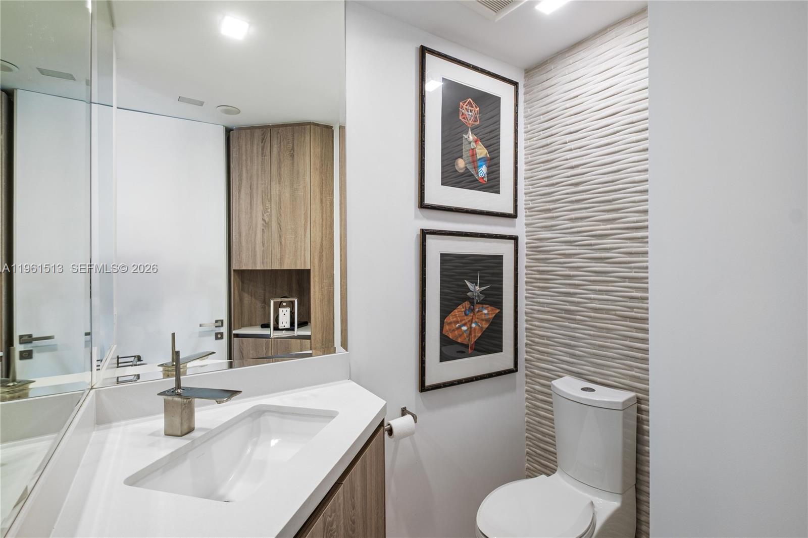 1000 Venetian Way #403 Miami Beach, FL 33139