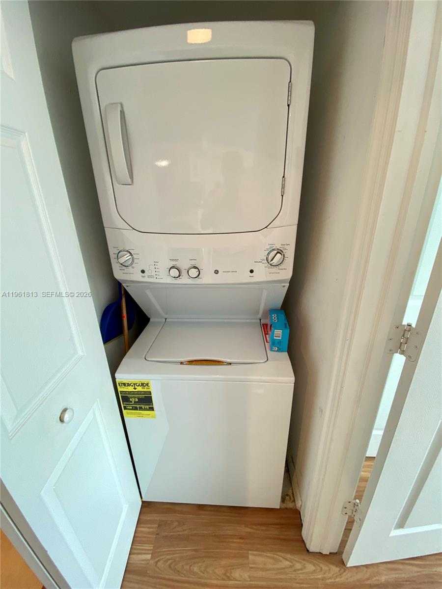 image 1800 Biscayne Plaza16