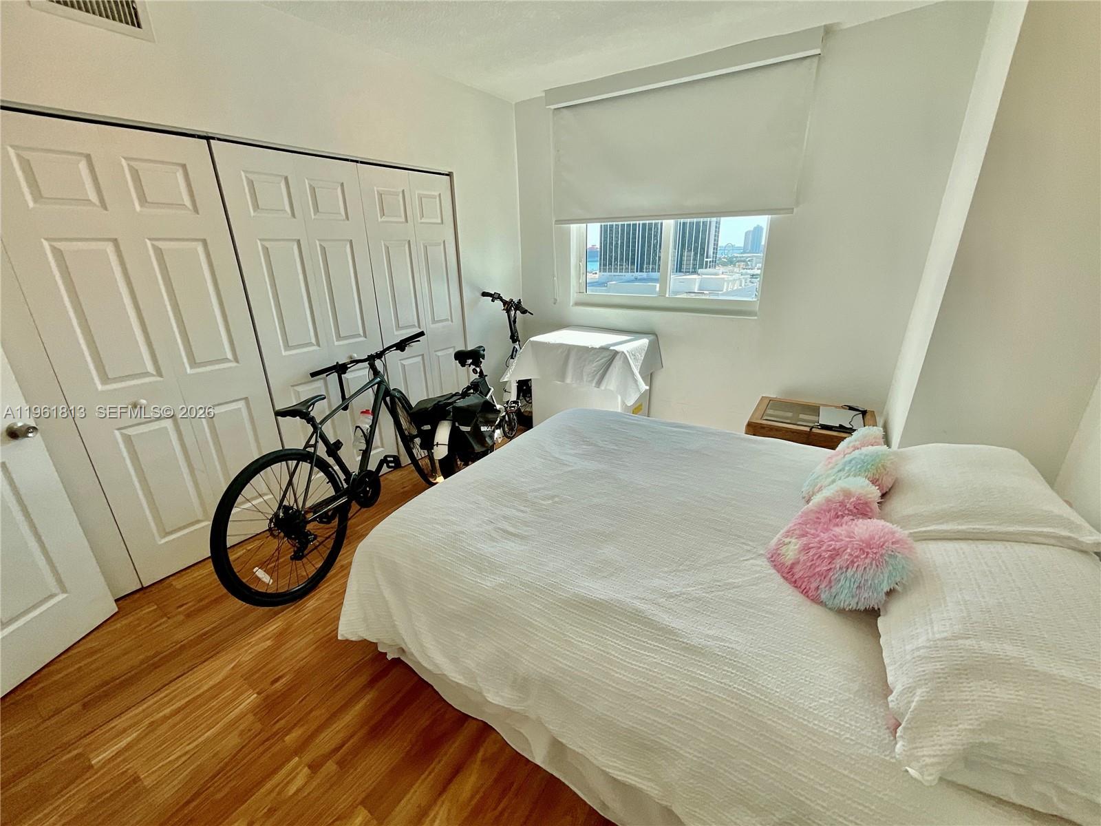 image 1800 Biscayne Plaza21