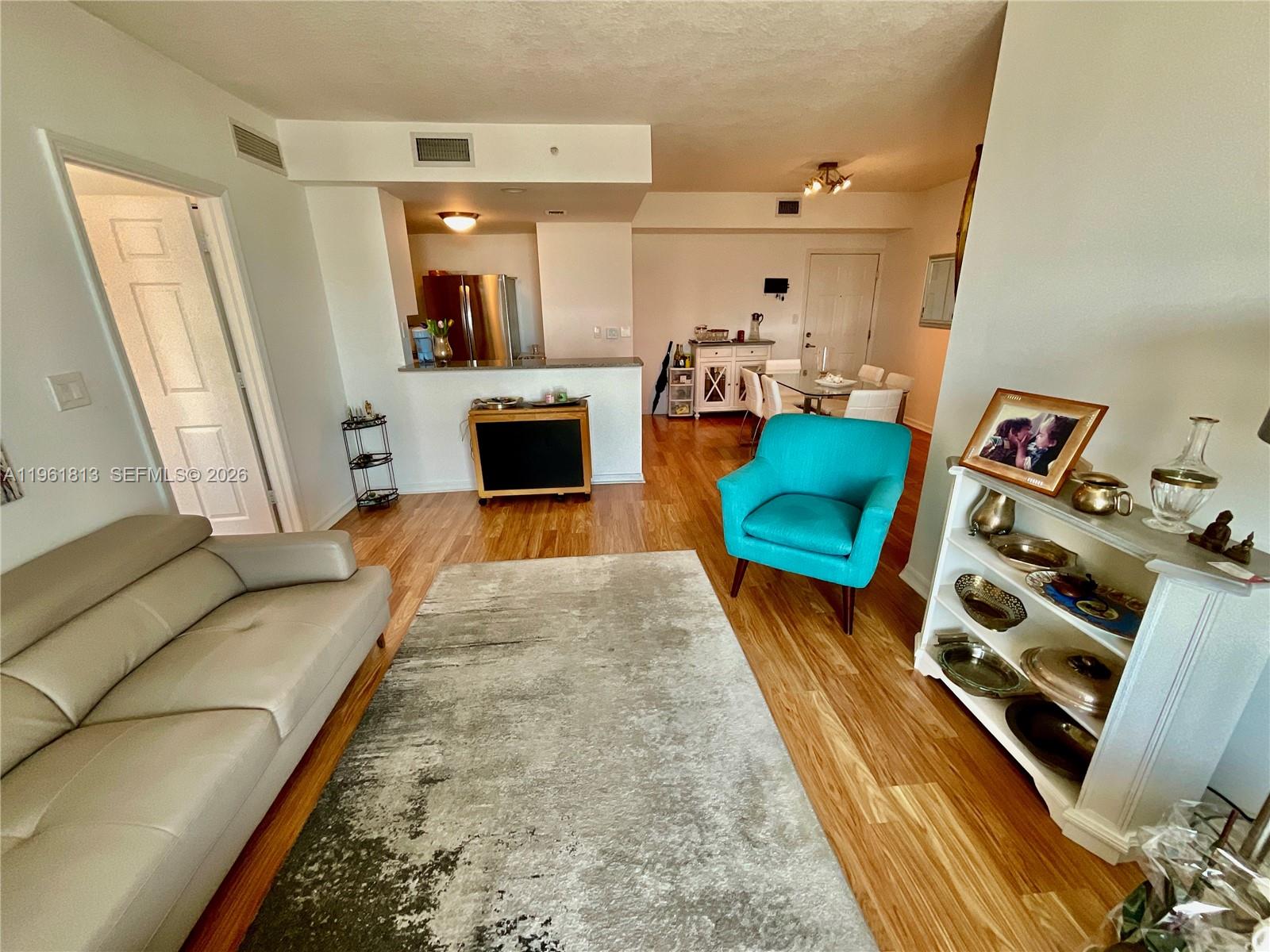 image 1800 Biscayne Plaza7