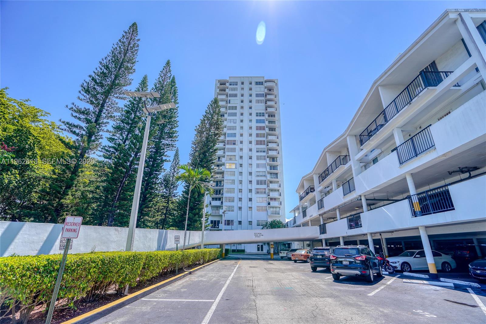 2780 NE 183rd St #1204 Aventura, FL 33160