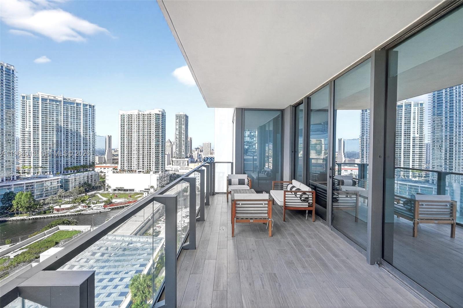 image Reach Brickell City Centre2