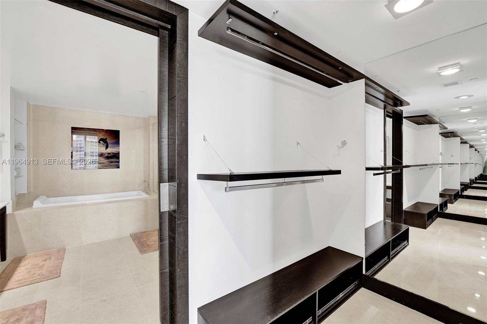 image Icon Brickell I29