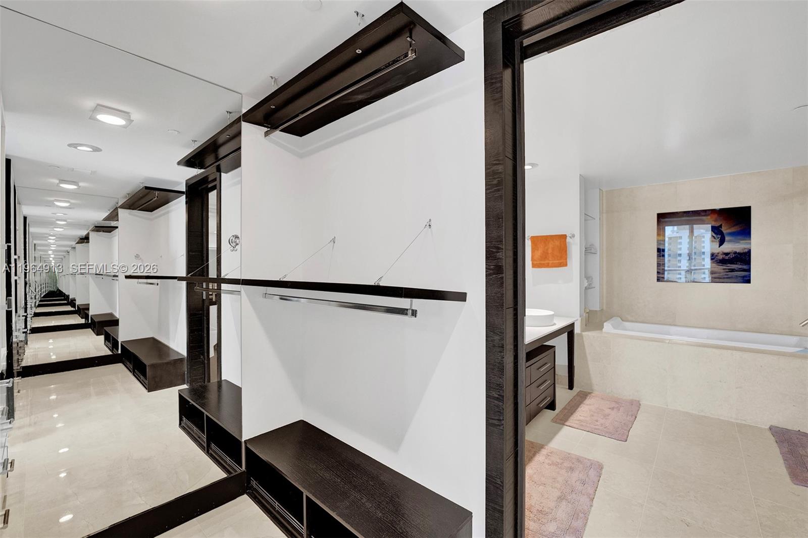 image Icon Brickell I30