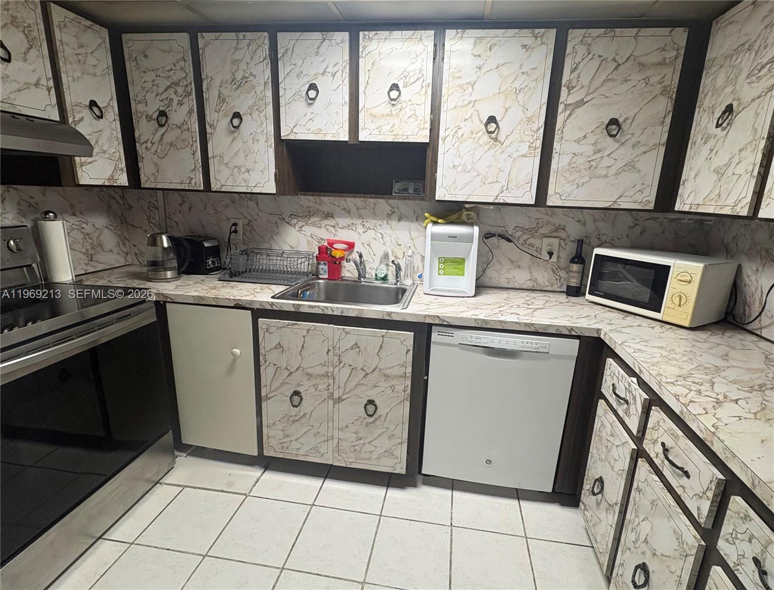 5050 NW 7th St #501 Miami, FL 33126