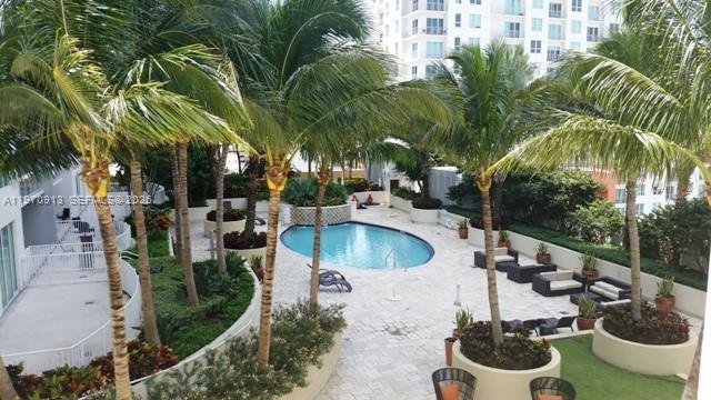 image Vizcayne South26