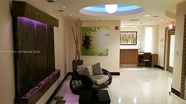 image Vizcayne South29