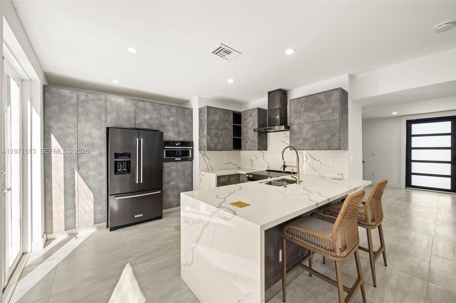 3166 Royal Palm Ave Miami Beach, FL 33140