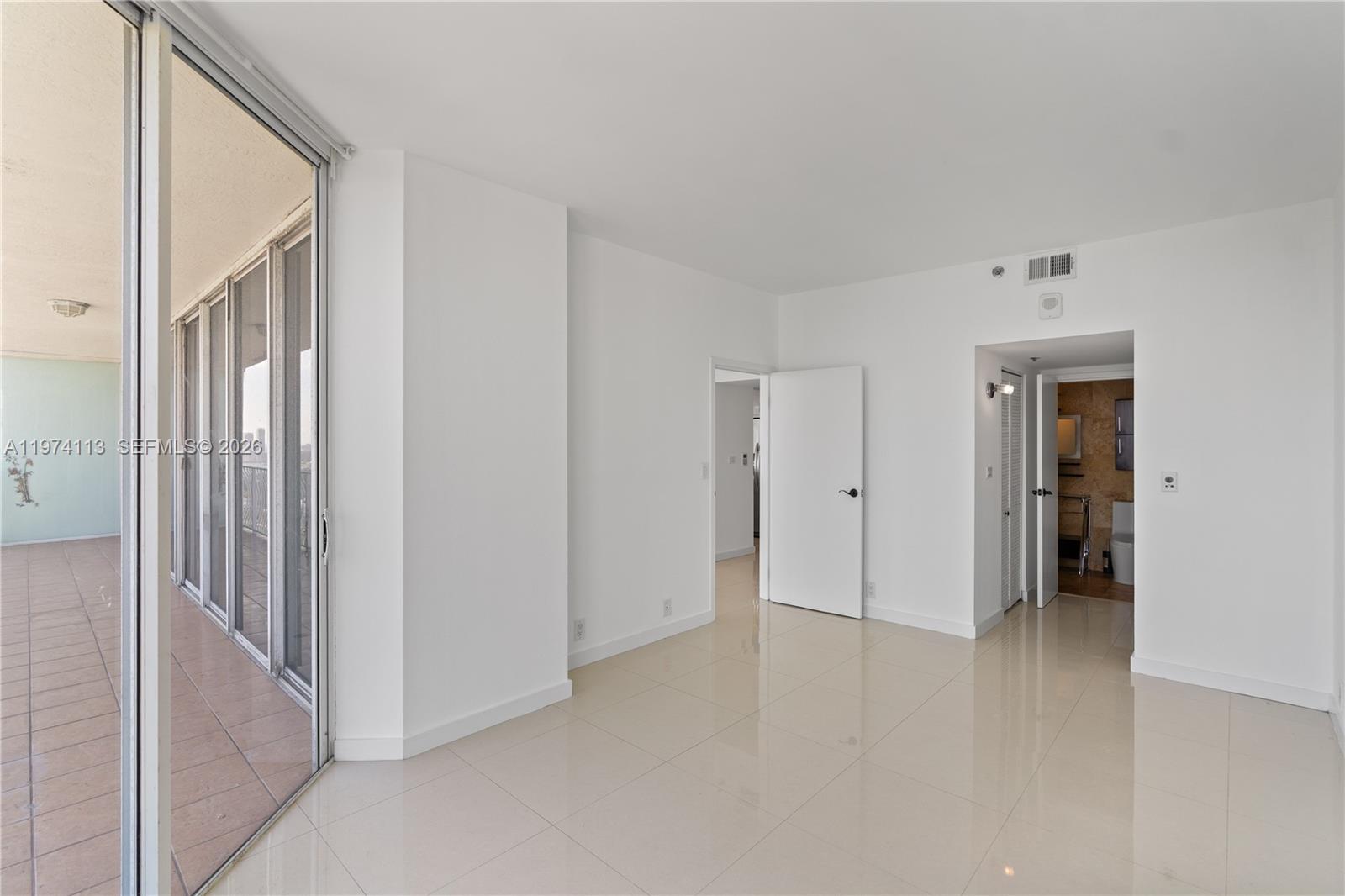 7601 E Treasure Dr #PH 216 North Bay Village, FL 33141