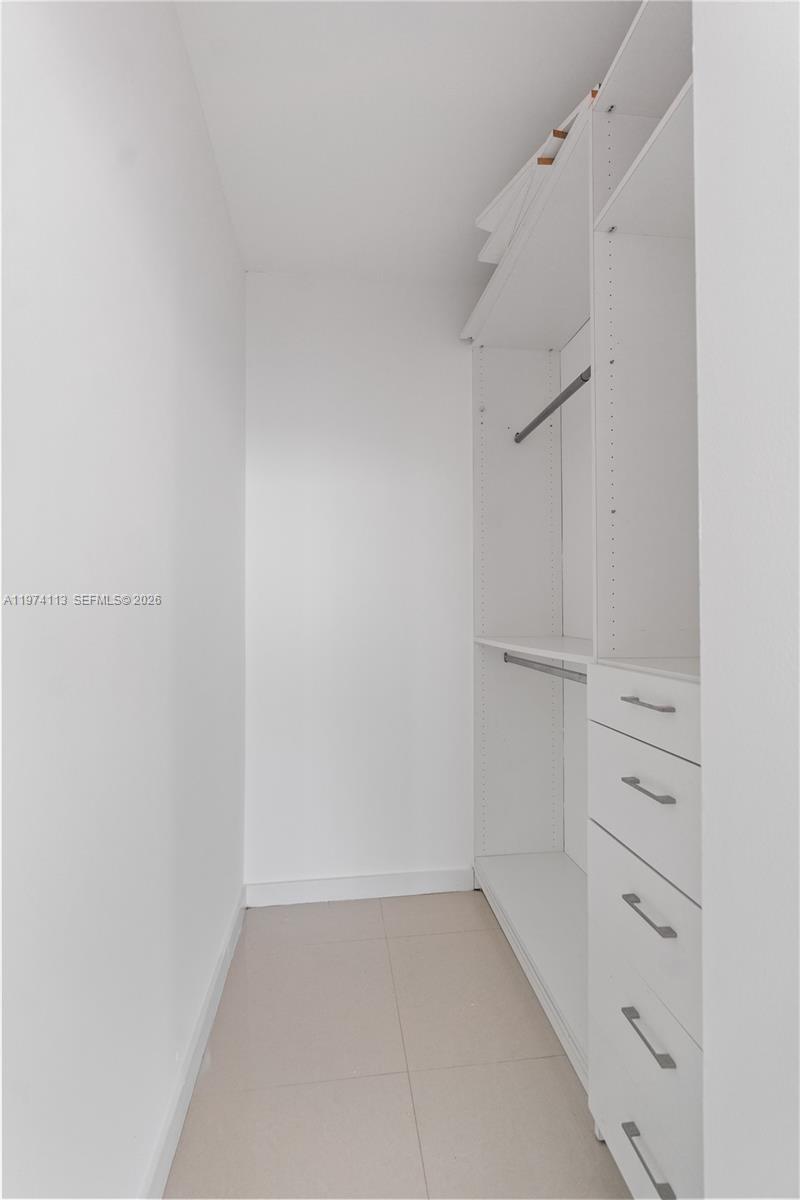 7601 E Treasure Dr #PH 216 North Bay Village, FL 33141