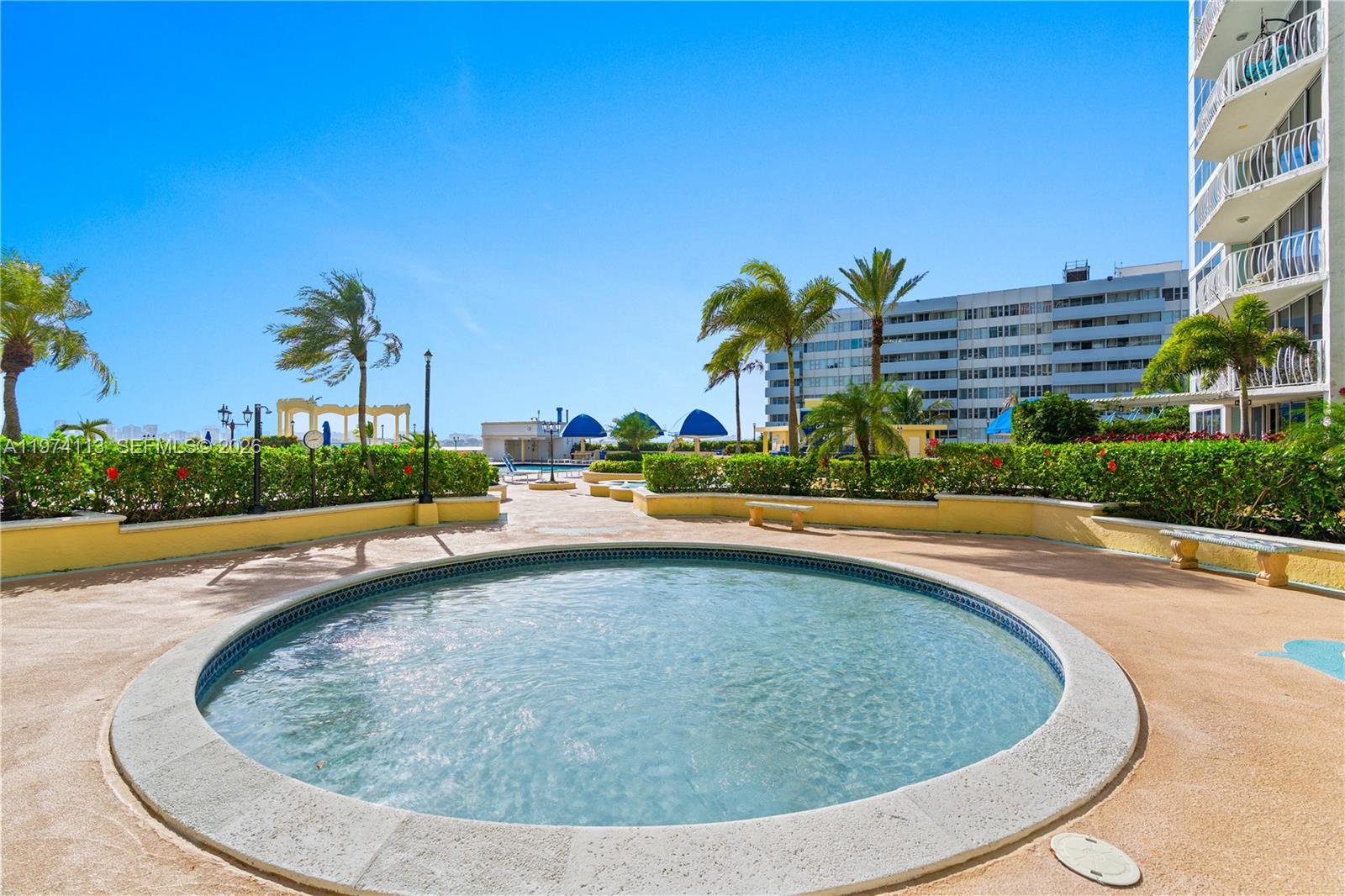 7601 E Treasure Dr #PH 216 North Bay Village, FL 33141